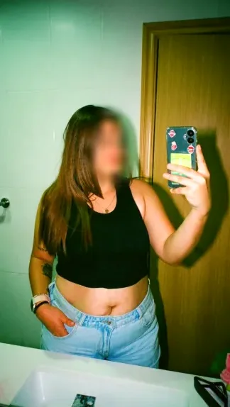 Antonia, 28