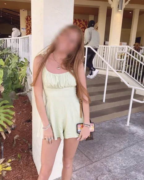 Antonia, 19