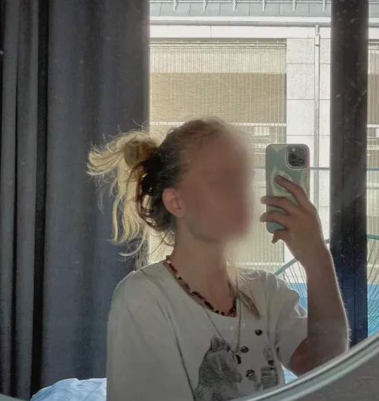 Ela, 19