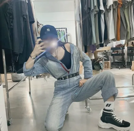 Emilia, 28
