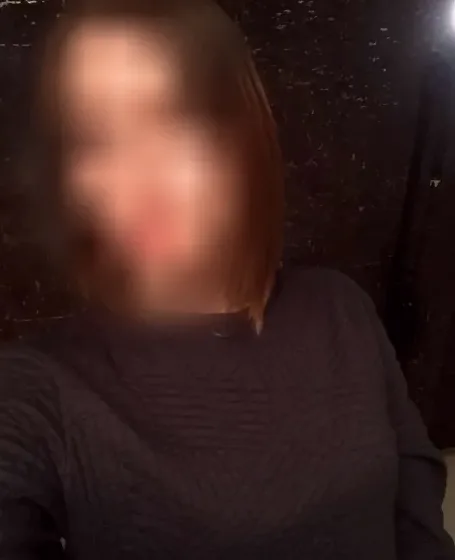 Emma, 24