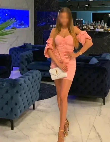 Kira, 25