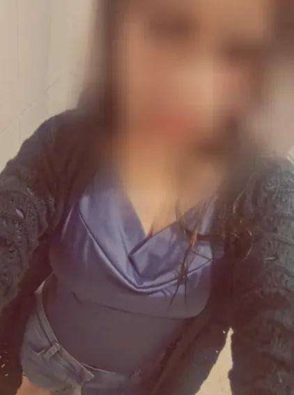 Lea, 33