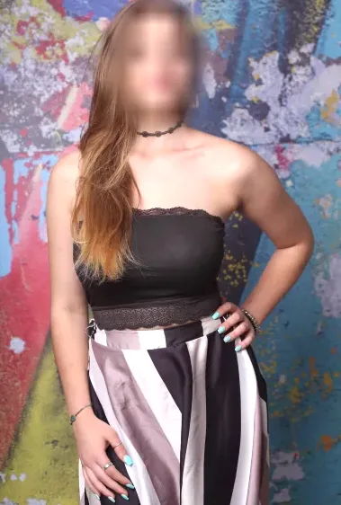 Lea, 27