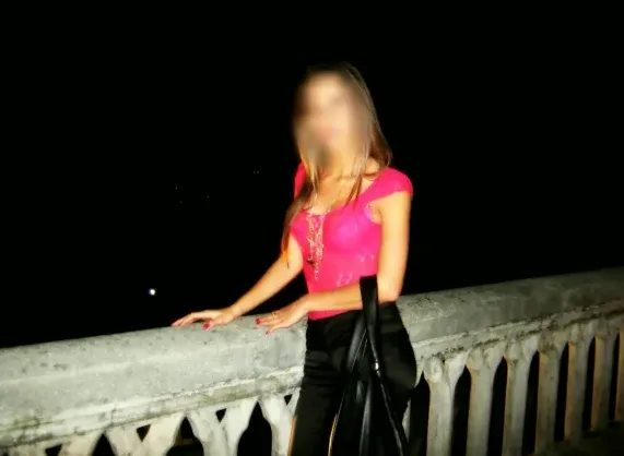 Leonie, 33