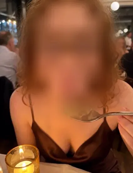 Melina, 25