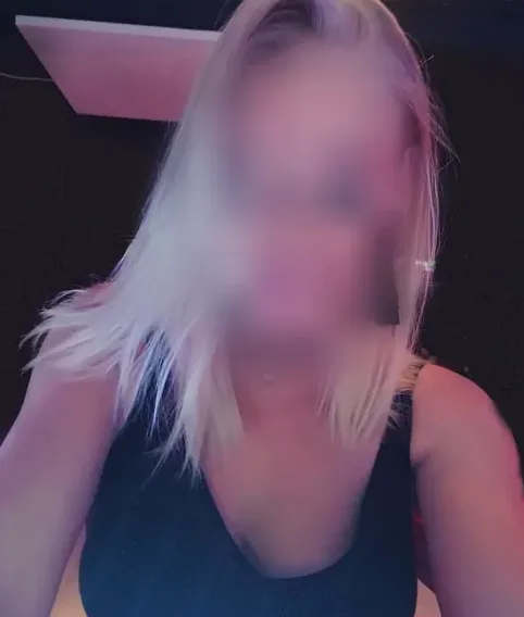 Mira, 32