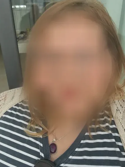 Nora, 23
