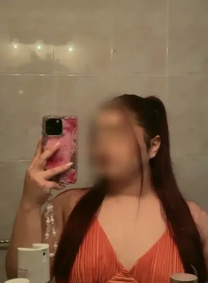 Pia, 22