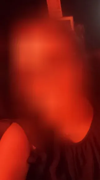 Saskia, 24