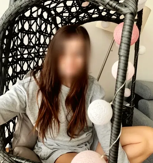 Vanessa, 28