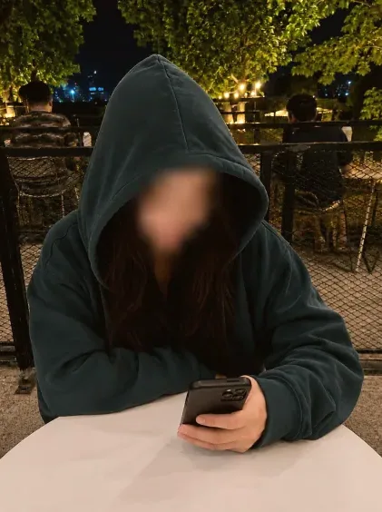 Vivien, 26